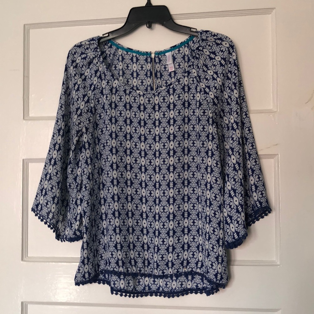 Navy and white lightweight top